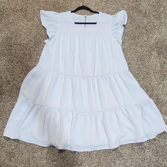 2 Medium Spring/Summer Knee Length Dresses - Picture 2 of 14